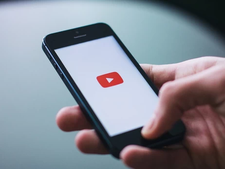 YouTube заблокував канали ексжурналіста NewsOne Шелеста та політолога Карасьова