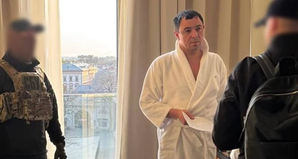 Заступнику мера Києва Прокопіву вручили підозру, ЗМІ опублікували його фото в халаті