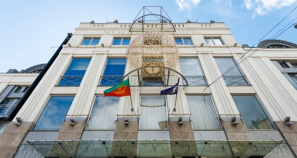 Художественная поддержка для Украины: Как фонд Андрея Матюхи стал частью проекта ORIGAMI for UKRAINE
