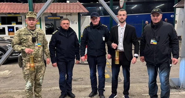 В Украину уже прибыл Благодатный огонь