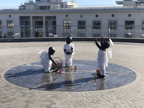 Малышей-основателей Киева превратили в ангелочков в честь Пасхи