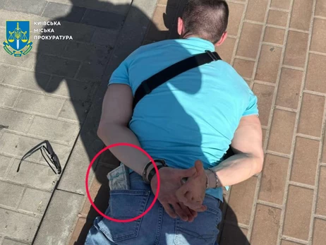 В Киеве при получении $15000 взятки задержали чиновника КГГА