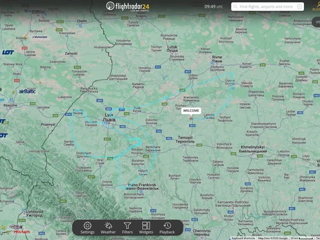 В уряді пояснили, чому над Львовом кружляв літак під назвою Welcome