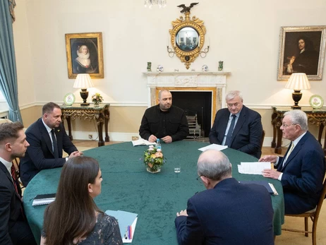 Українська делегація зустрілася з Келлогом у Лондоні - Єрмак та Сибіга розповіли подробиці