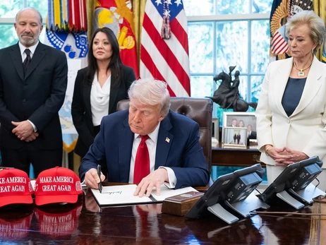 Трамп заявив, що домовився з Росією  і тепер «потрібна згода Зеленського»
