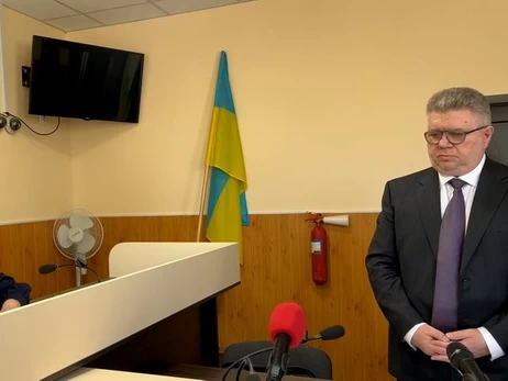 Адвокат Порошенків у суді розповів, чому подружжя ділить майно та не ходитиме на засідання