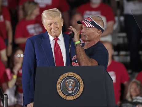 Трамп заявив, що за 100 днів його президентства адміністрація США «побила всі рекорди»