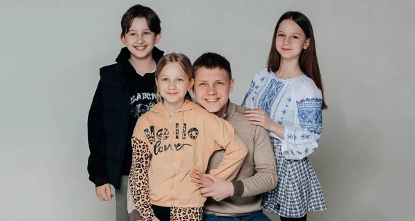 21-летний опекун четырех братьев и сестер: Дети – в школе, а я работаю на двух работах