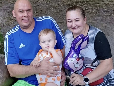 У Києві поховали жінку, яка загинула внаслідок російської атаки 24 квітня, її чоловік-військовий пройшов полон