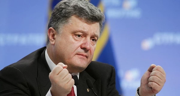 Порошенко вкотре підіграв Кремлю, прирівнявши Трампа до путіна – експерт