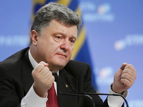 Порошенко вкотре підіграв Кремлю, прирівнявши Трампа до путіна – експерт