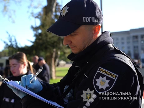 В Одессе мужчина напал с ножами на полицейских, есть раненые