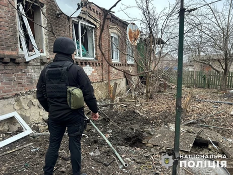 Армія РФ скинула вибухівку на центр Херсона, є поранені 