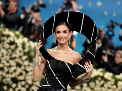 Наряды звезд на Met Gala 2025: Зендея в Louis Vuitton, Деми Мур в Thom Browne