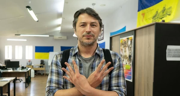 Сергей Притула показал архивное фото с мамой и родным братом