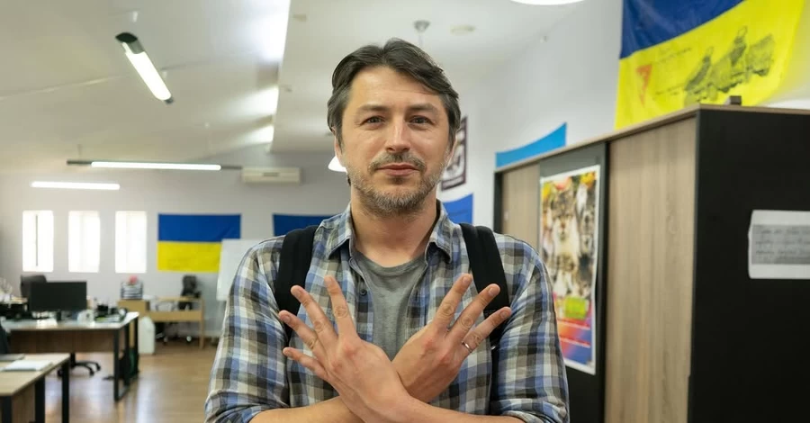 Сергей Притула показал архивное фото с мамой и родным братом