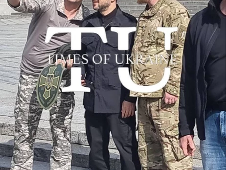 Президент Зеленський з'явився на Хрещатику та фотографувався з перехожими 