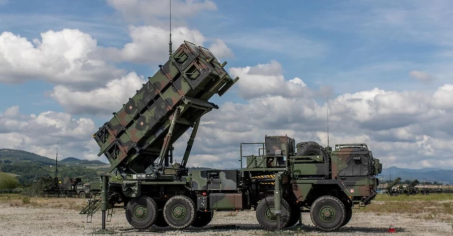 Германия передала Украине новую военную помощь - ракеты, гаубицы и артснаряды