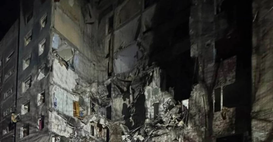 Россияне сбросили авиабомбу на многоэтажку в Константиновке, есть много раненых