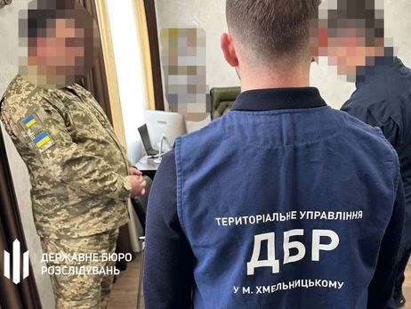 ГБР задержало проректора военной академии, который заставлял подчиненных строить ему дом