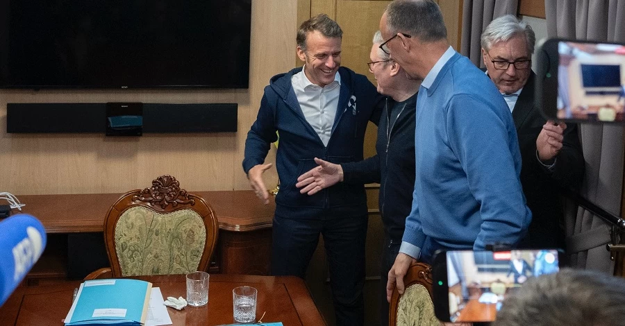 У Макрона відповіли на російські фейки про поїздку до Києва: Це серветка, а не наркотик