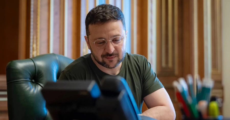 Зеленський уперше поспілкувався з Папою Римським Львом XIV та запросив його до України