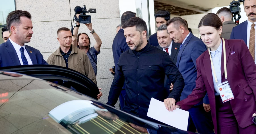 Зеленський поїхав із Стамбула, а представник Кремля зробив заяву щодо початку переговорів