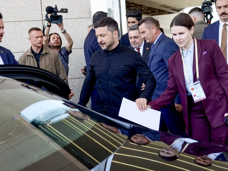 Зеленський поїхав із Стамбула, а представник Кремля зробив заяву щодо початку переговорів
