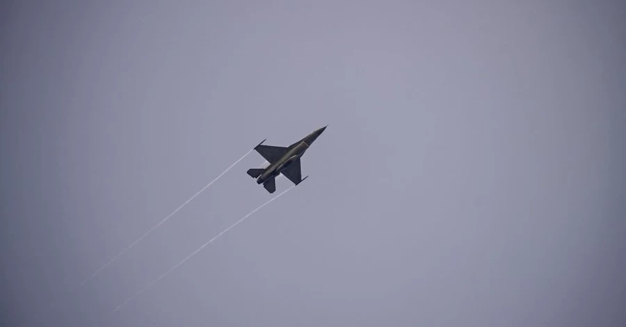 Украина потеряла самолет F-16, пилот вовремя катапультировался