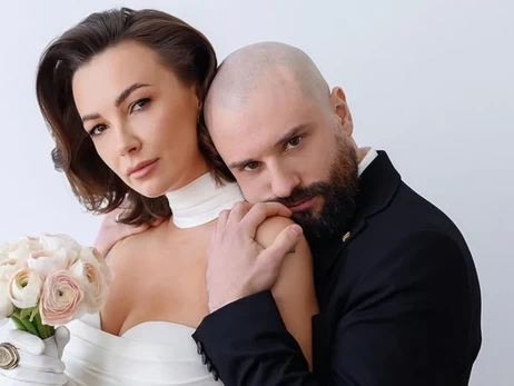 Екс-дружина Розового розповіла, як дізналася про його зради: Після поранення дружинам віддають речі