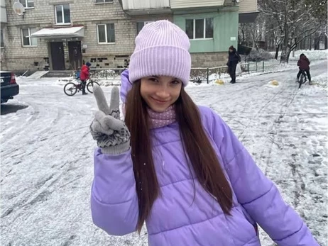 В Буче после двух недель в больнице умерла девочка, которую ударило током на крыше электрички