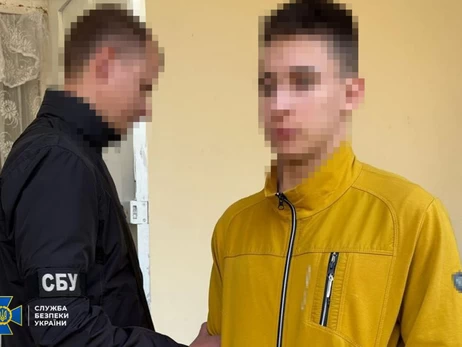Правоохранители задержали 13-летнего поджигателя автомобилей ВСУ