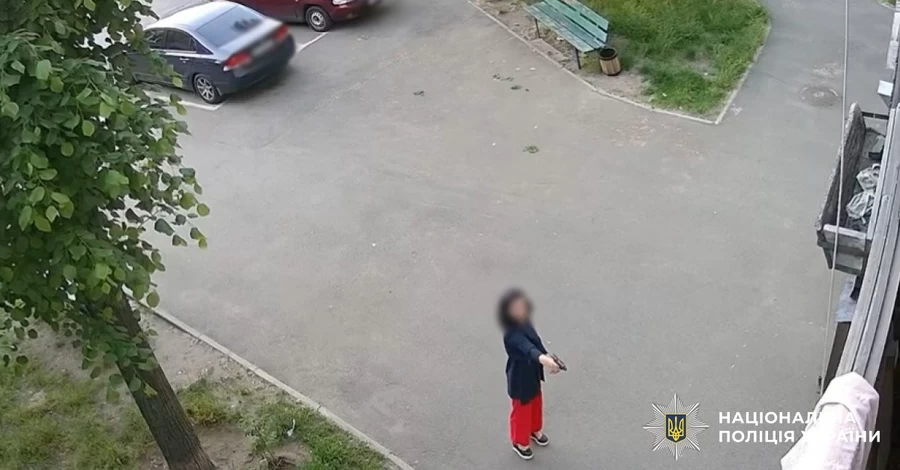 Полиция Киева разыскивает женщину, устроившую стрельбу возле дома