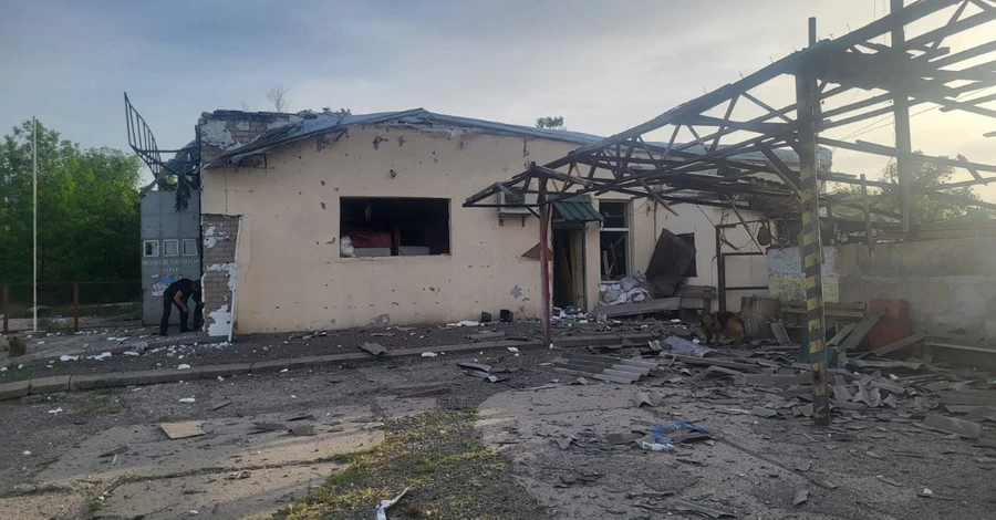 Вночі росіяни обстріляли пожежну частину в Запорізькій області