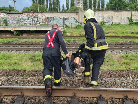 В Одесі 10-річний хлопчик отримав тяжкі опіки, залізши на дах потяга