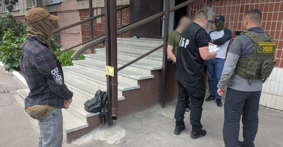 Начальника прикордонного підрозділу на Сумщині затримали за хабар у 4 тис. доларів