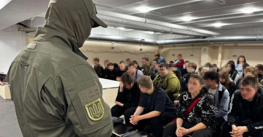 Масштабная кампания россиян сорвана: СБУ выиграет войну за украинских подростков, - эксперт