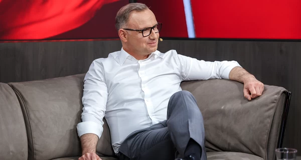 Дуда здивований, що в Україні до нього підходять “з бандерівськими пов’язками”
