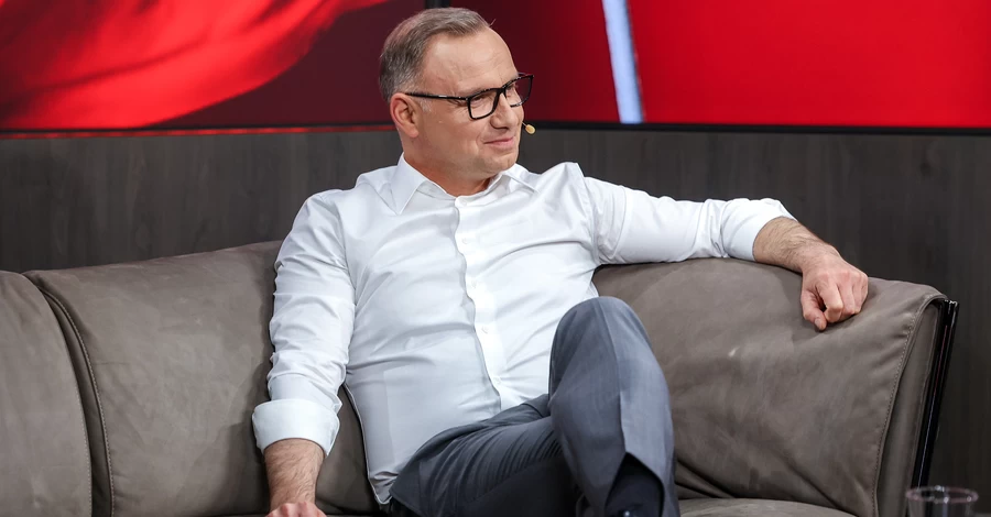 Дуда здивований, що в Україні до нього підходять “з бандерівськими пов’язками”