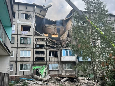 Росіяни вдарили безпілотником по п'ятиповерхівці на Донеччині, є травмовані