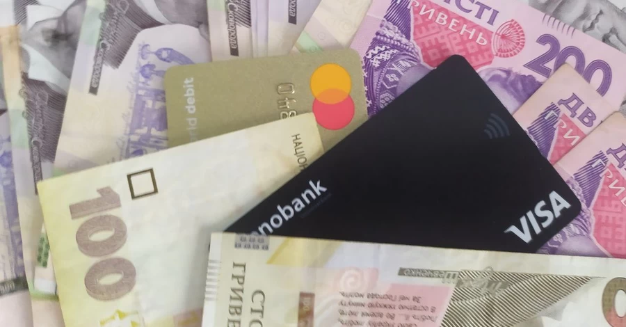 Новые карточные лимиты, новая услуга в «Дії», доплаты пенсионерам и техосмотр авто: что изменится с 1 июня