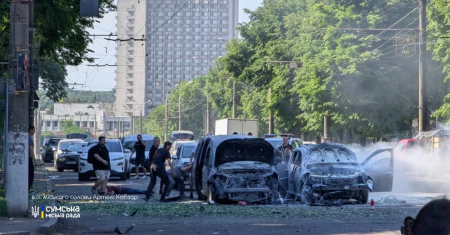 Россия ударила по центру Сум, есть погибшие, среди раненых дети 