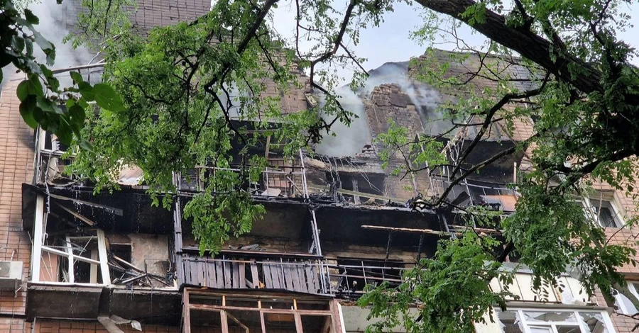 РФ вдарила по будівлі дитячої залізниці у Харкові – є загиблий, мінімум 18 поранених