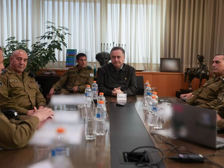 Міністр оборони Ізраїлю пообіцяв зупинити корабель з Гретою Тунберг, що пливе в Газу
