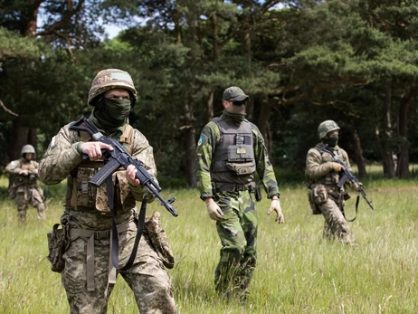 Основной удар России ночью был направлен на один из украинских аэродромов, - Игнат