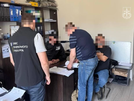 Ексначальнику управління ЗСУ повідомили про підозру у незаконному збагаченні та зберіганні зброї