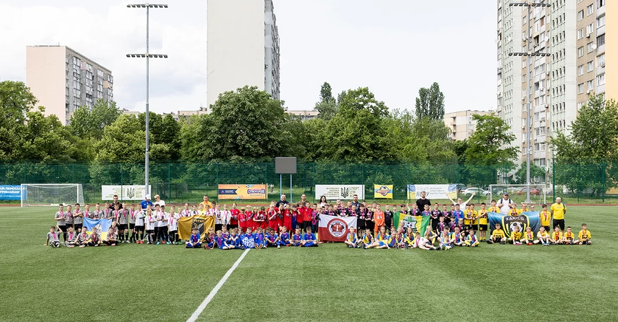 Детство на футбольном поле: в Киеве прошел турнир Favbet Foundation Cup