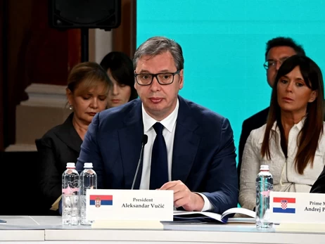 Президент Сербии предложил восстановить один-два города в Украине 