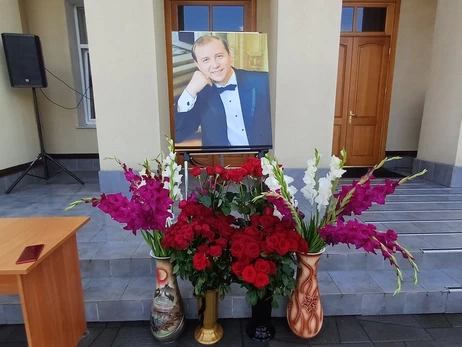 Із солістом Одеської опери, який загинув на Сумщині, попрощалися у рідному місті на Житомирщині