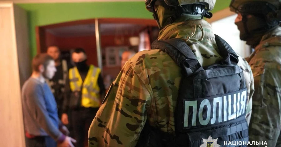 Нацполиция сообщила о массовых обысках по всей стране